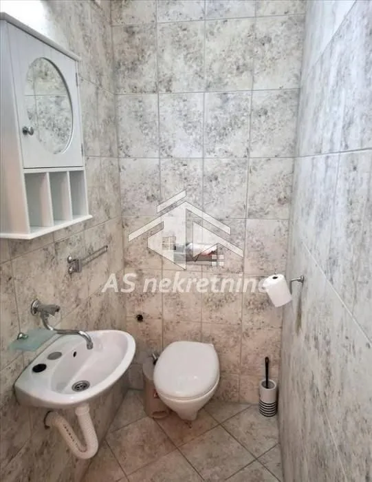 Izdavanje, četvorosoban stan, 105m², Crveni Krst, Beograd
