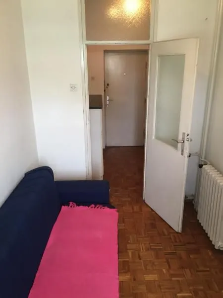 Izdavanje, dvosoban stan, 37m², Sajmište, Novi Sad