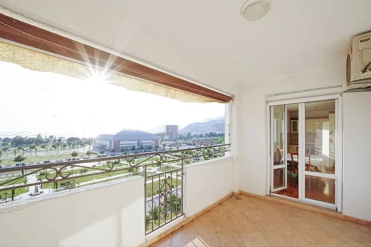Prodaja, trosoban stan, 104m², Centar, Bar