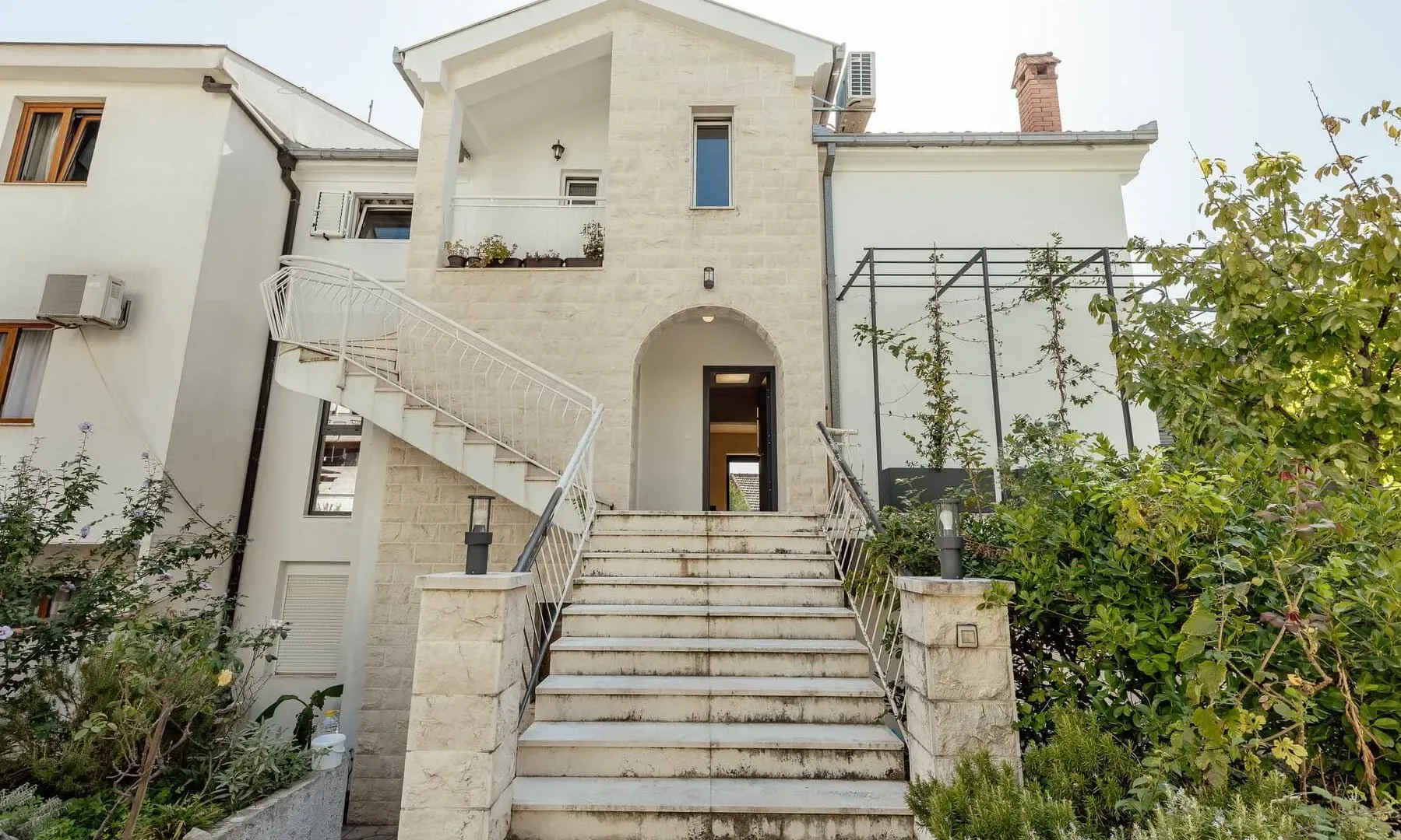 Prodaja, dvosoban stan, 180m², Savina, Herceg Novi