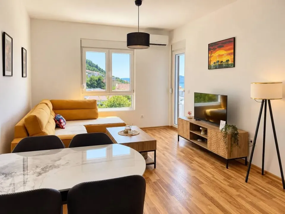 Prodaja, jednosoban stan, 44m², Lazi, Budva