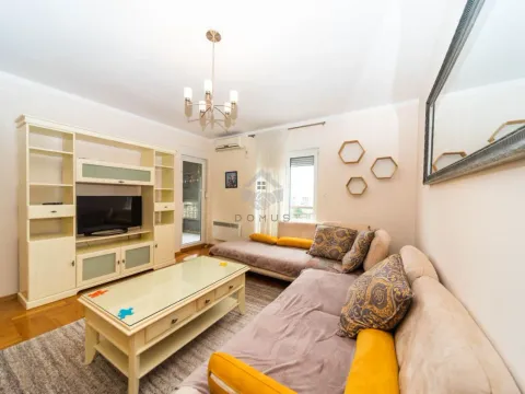 Rent, two bedroom apartment, 68m², Pobrežje, Podgorica - image 2