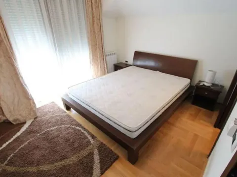 Izdavanje, stan, 200m², Senjak, Beograd - image 8