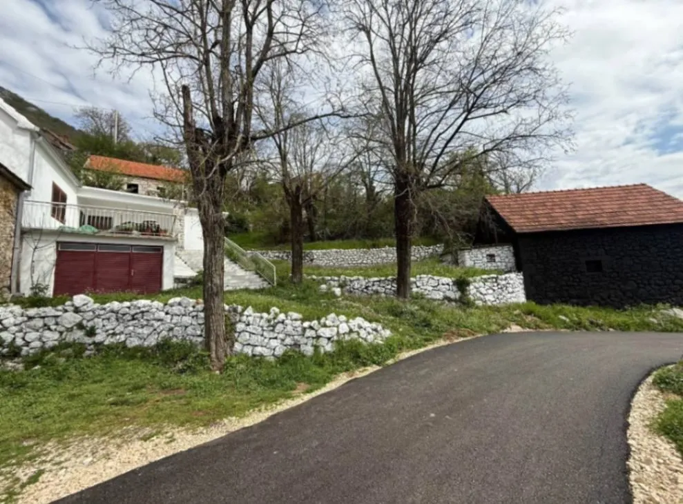 Prodaja, kuća, 75m², Miločani, Nikšić