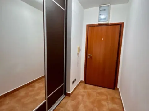 Izdavanje, dvosoban stan, 69m², Zagorič, Podgorica - image 3
