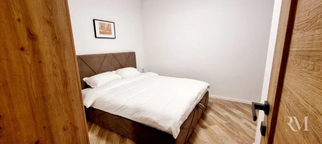 Izdavanje, dvosoban stan, 60m², Mažina, Tivat