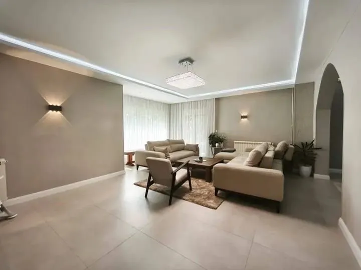 Prodaja, kuća, 350m², Vranići, Podgorica