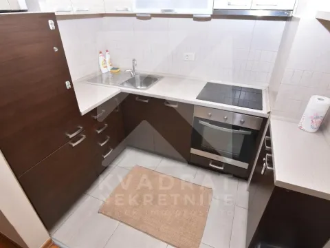 Izdavanje, jednosoban stan, 45m², Tuški Put, Podgorica - image 9