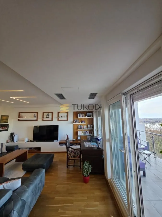 Prodaja, četvorosoban stan, 114m², Sremska Kamenica, Petrovaradin