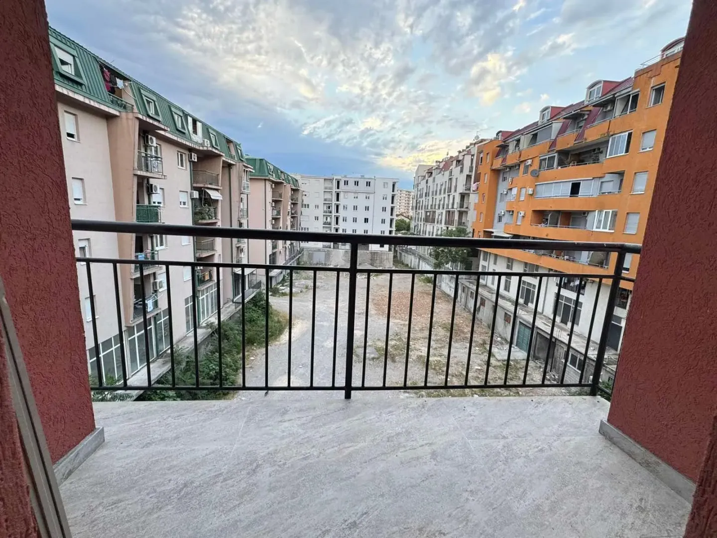 Rent, three bedroom apartment, 92m², 1 maj, Podgorica