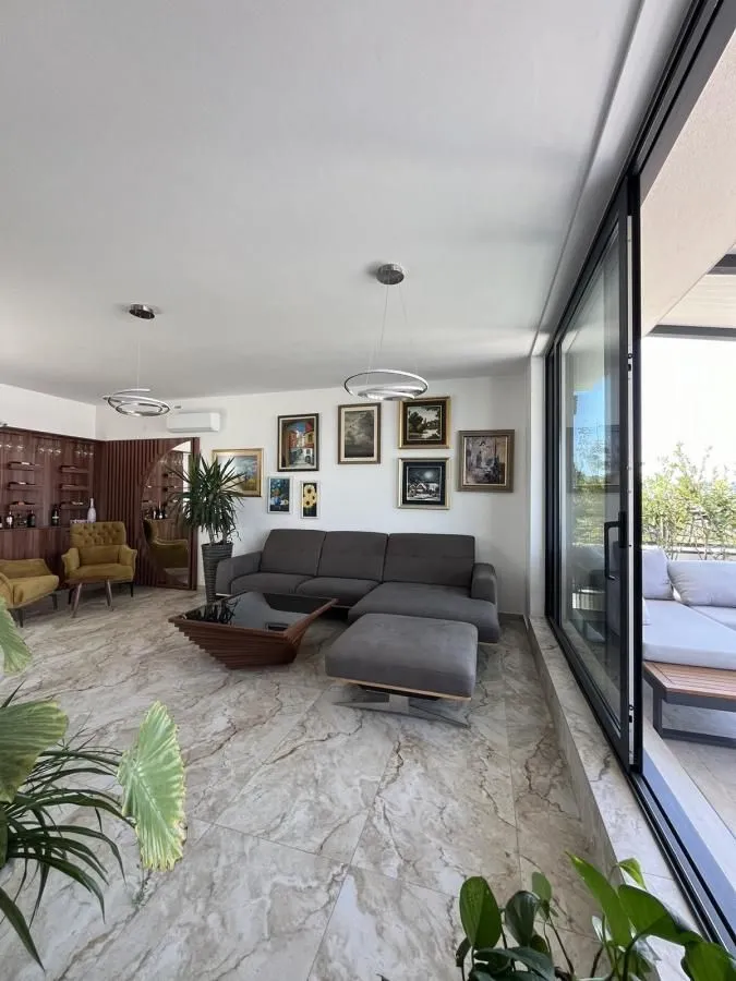 Prodaja, stan, 145m², Sremska Kamenica, Petrovaradin