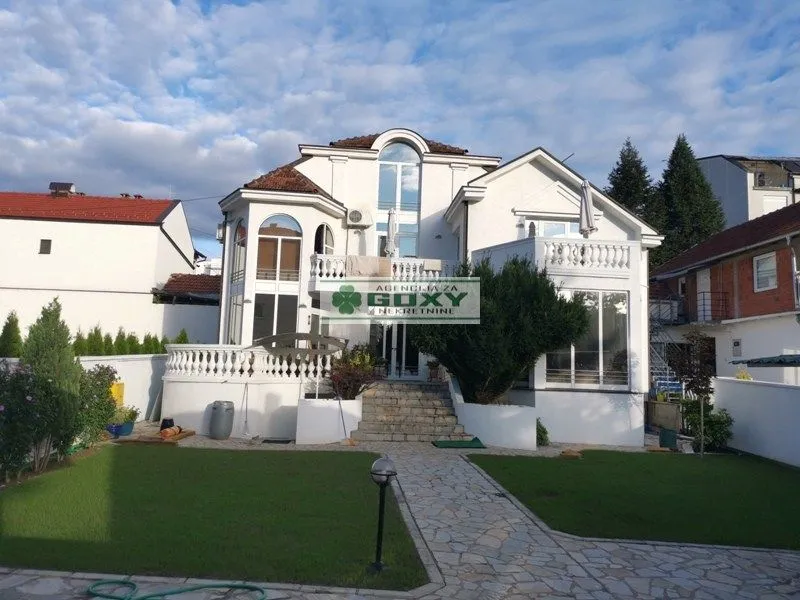 Prodaja, kuća, 391m², Centar, Kragujevac