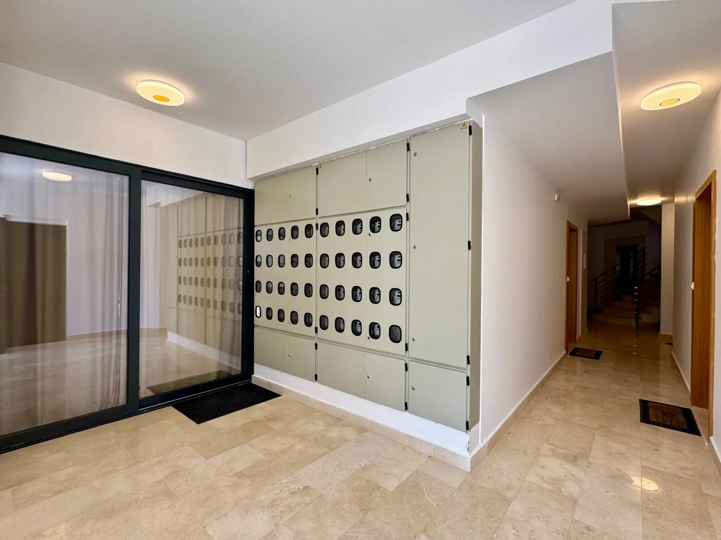 Izdavanje, garsonjera, 35m², Rafailovići, Budva