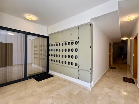 Izdavanje, garsonjera, 35m², Rafailovići, Budva - image 5