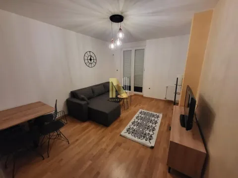 Izdavanje, jednosoban stan, 38m², Sajmište, Novi Sad - image 1