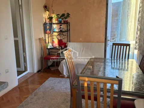 Stan in Petlovo Brdo