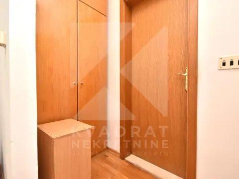 Izdavanje, jednosoban stan, 50m², Stari Aerodrom, Podgorica - image 9