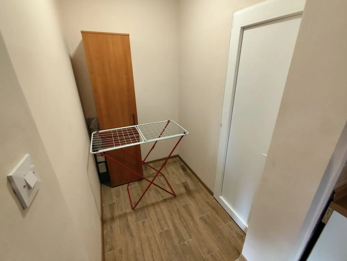 Izdavanje, jednosoban stan, 45m², Tološi, Podgorica