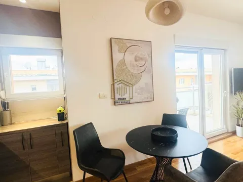 Izdavanje, jednosoban stan, 52m², City Kvart, Podgorica - image 3