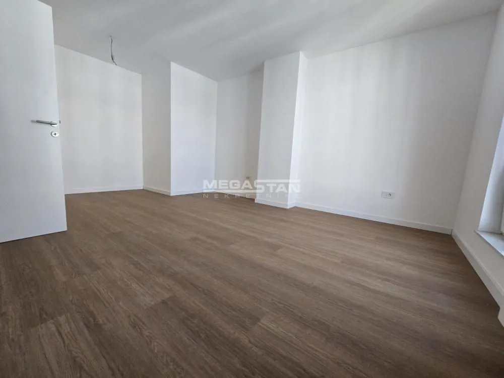 Prodaja, četvorosoban stan, 142m², Šumice, Beograd
