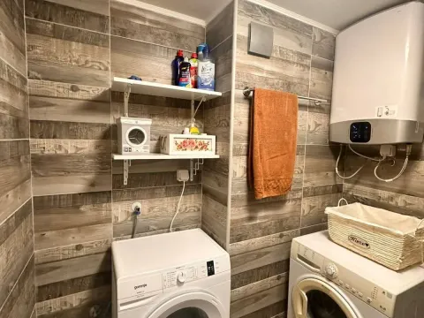 Izdavanje, dvosoban stan, 67m², Centar, Bar - image 15