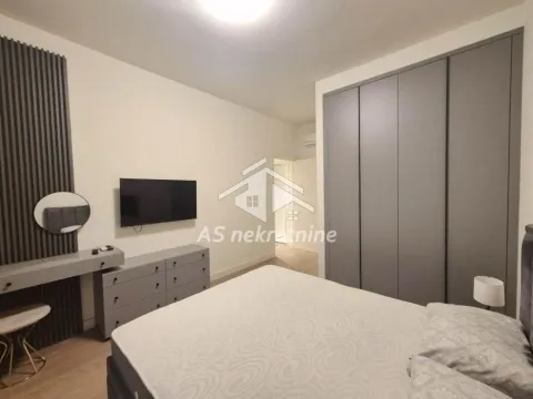 Izdavanje, trosoban stan, 80m², Savski Venac, Beograd - image 9