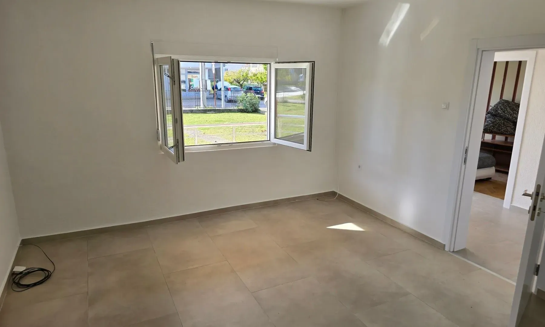 Izdavanje, kuća, 75m², Gornja Gorica, Podgorica