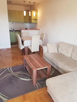 Izdavanje, dvosoban stan, 81m², Centar, Podgorica - image 3