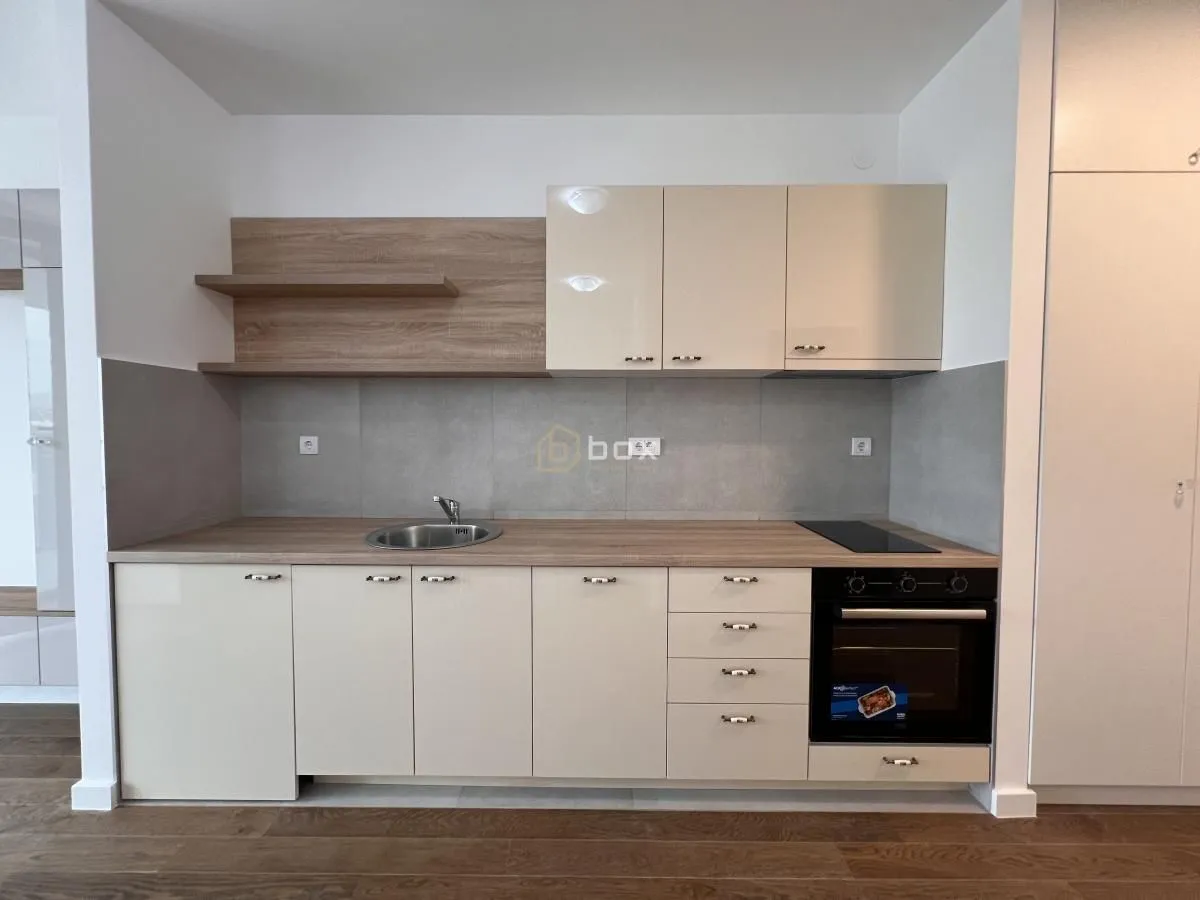 Izdavanje, garsonjera, 34m², Medijana, Niš