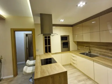 Izdavanje, dvosoban stan, 75m², Kalenić Pijaca, Vračar Sve Podlokacije - image 4