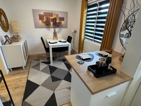 Rent, one bedroom apartment, 42m², Centar, Tivat - image 5