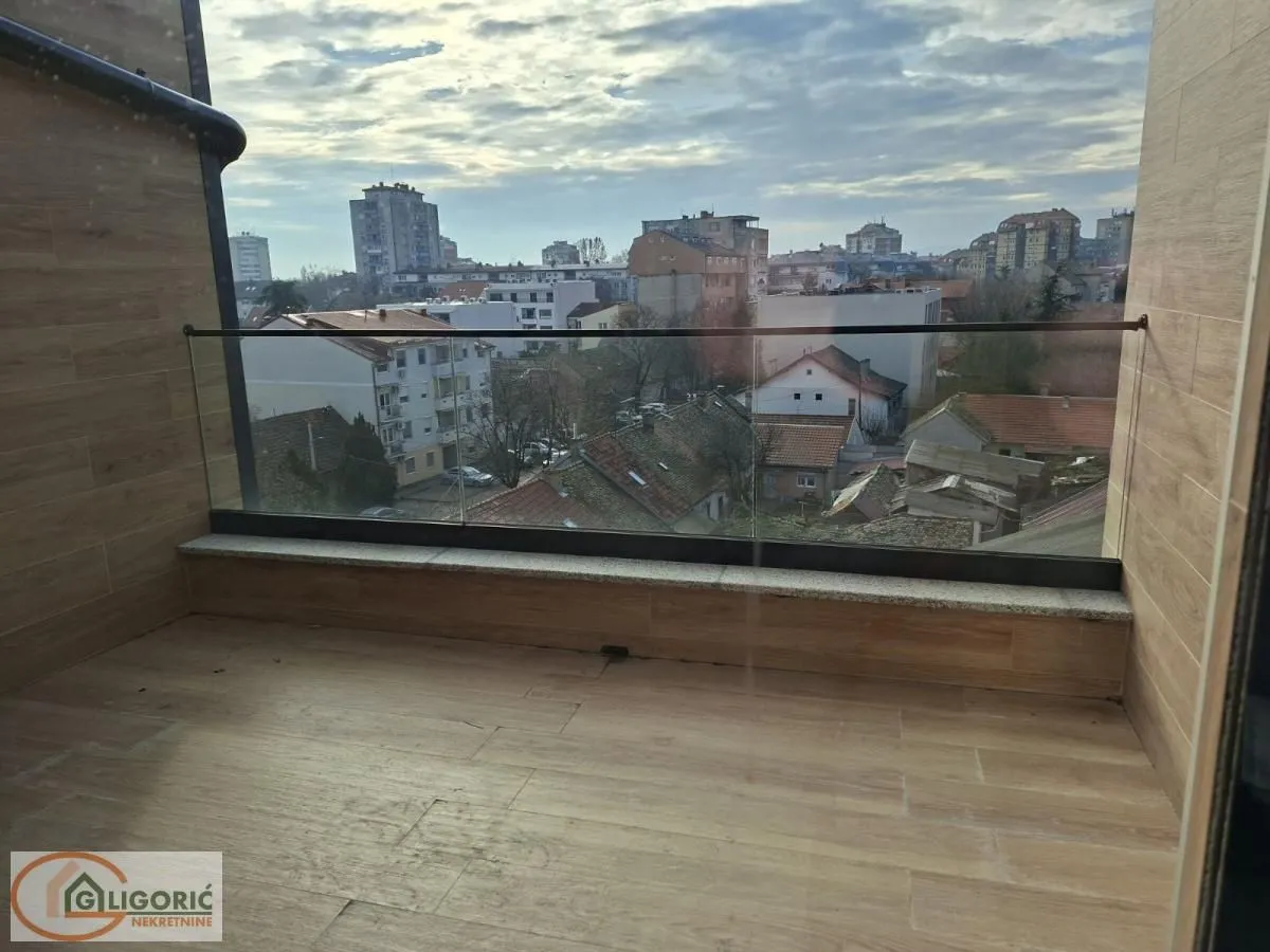 Prodaja, dvosoban stan, 77m², Pančevo, Srbija