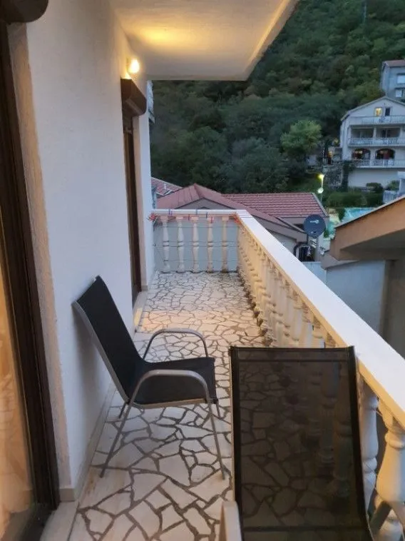 Izdavanje, jednosoban stan, 48m², Bijeli Do, Budva