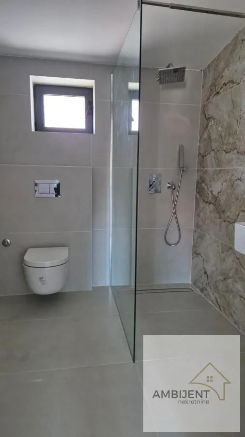 Sale, house, 233m², Čukarica, Beograd