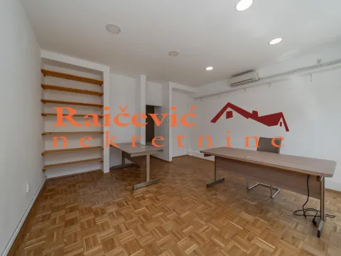 Rent, office space, 195m², Savski Venac, Beograd - image 2