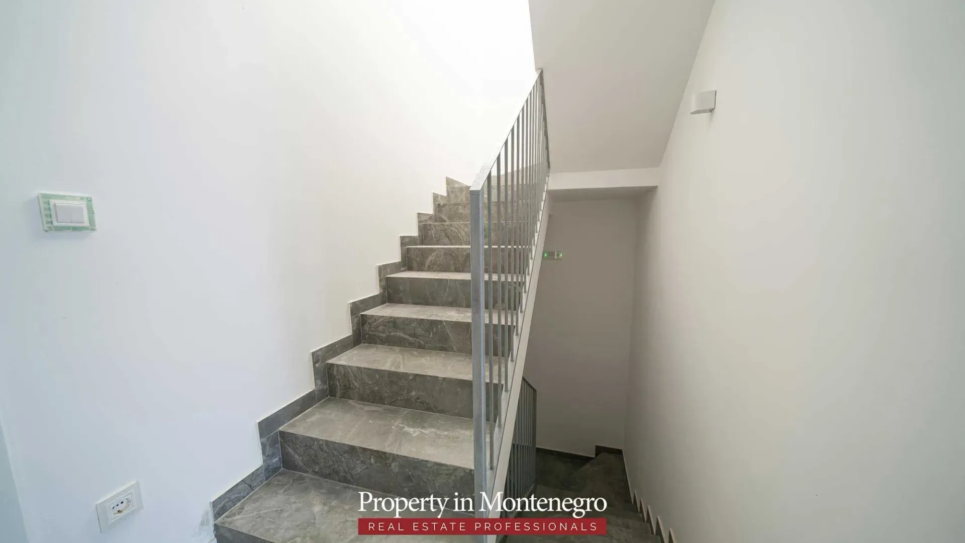 Sale, house, 310m², Rijeka Reževići, Budva