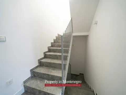 Sale, house, 310m², Rijeka Reževići, Budva - image 39