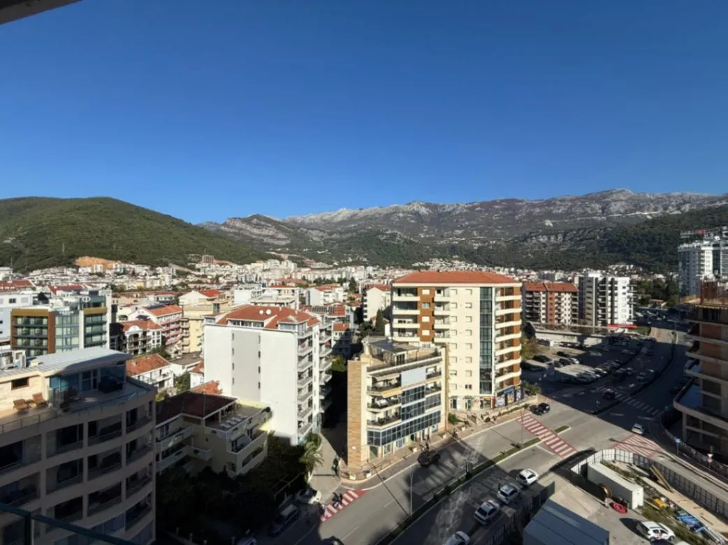 Izdavanje, jednosoban stan, 61m², Budva, Crna Gora