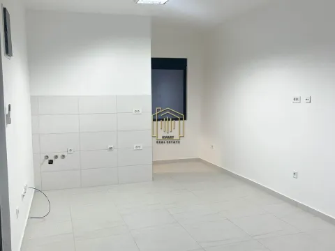 Izdavanje, poslovni prostor, 35m², Murtovina, Podgorica - image 2