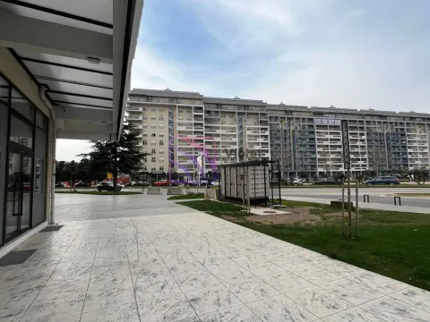 Rent, office space, 104m², Central Point, Podgorica - image 1
