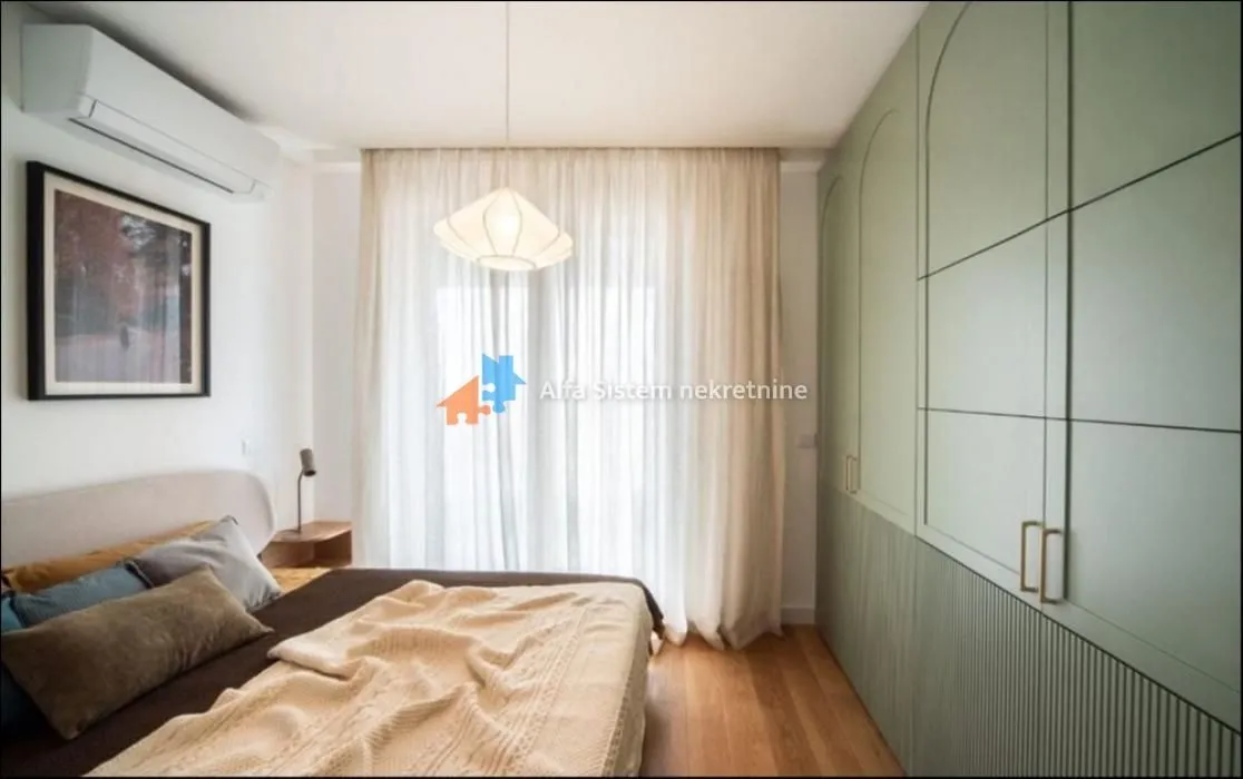 Rent, three bedroom apartment, 100m², Vračar Sve Podlokacije, Beograd