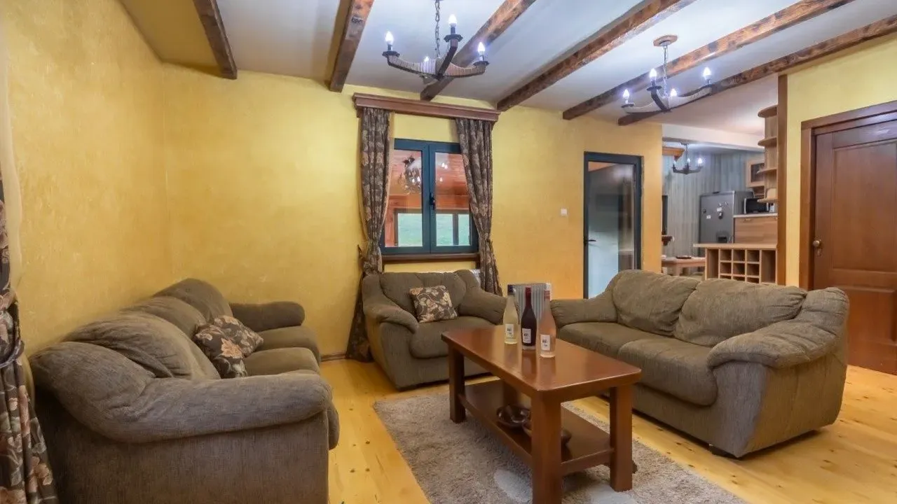 Prodaja, kuća, 300m², Motički gaj, Žabljak