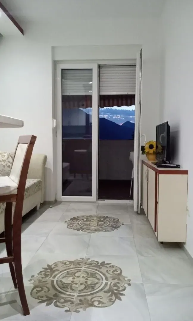 Stan-na-dan, jednosoban stan, 39m², Sveti Stasije, Kotor