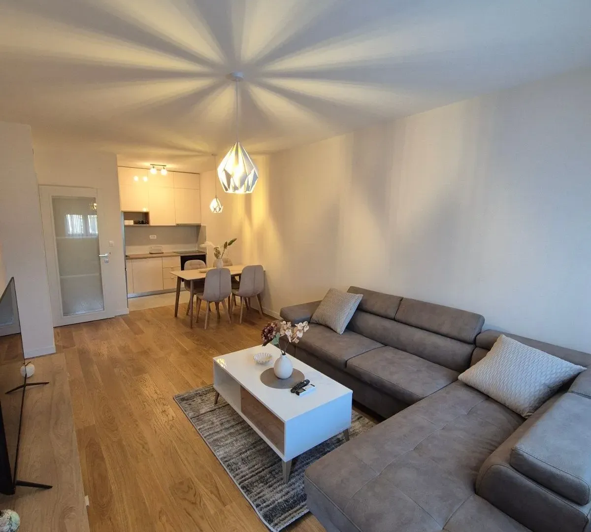 Rent, one bedroom apartment, 49m², Central Point, Podgorica