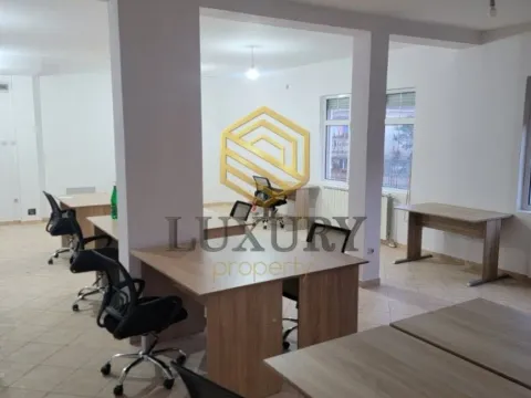 Izdavanje, dvosoban stan, 100m², Zlatica, Podgorica - image 1