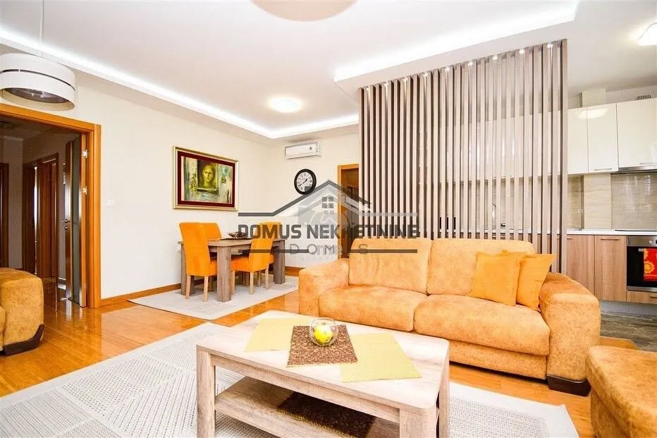 Sale, three bedroom apartment, 82m², Blok 5, Podgorica