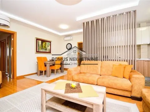 Sale, three bedroom apartment, 82m², Blok 5, Podgorica - image 3