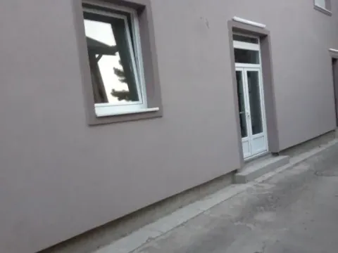 Izdavanje, poslovni prostor, 60m², Zemun Gornji Grad, Zemun Sve Podlokacije - image 2