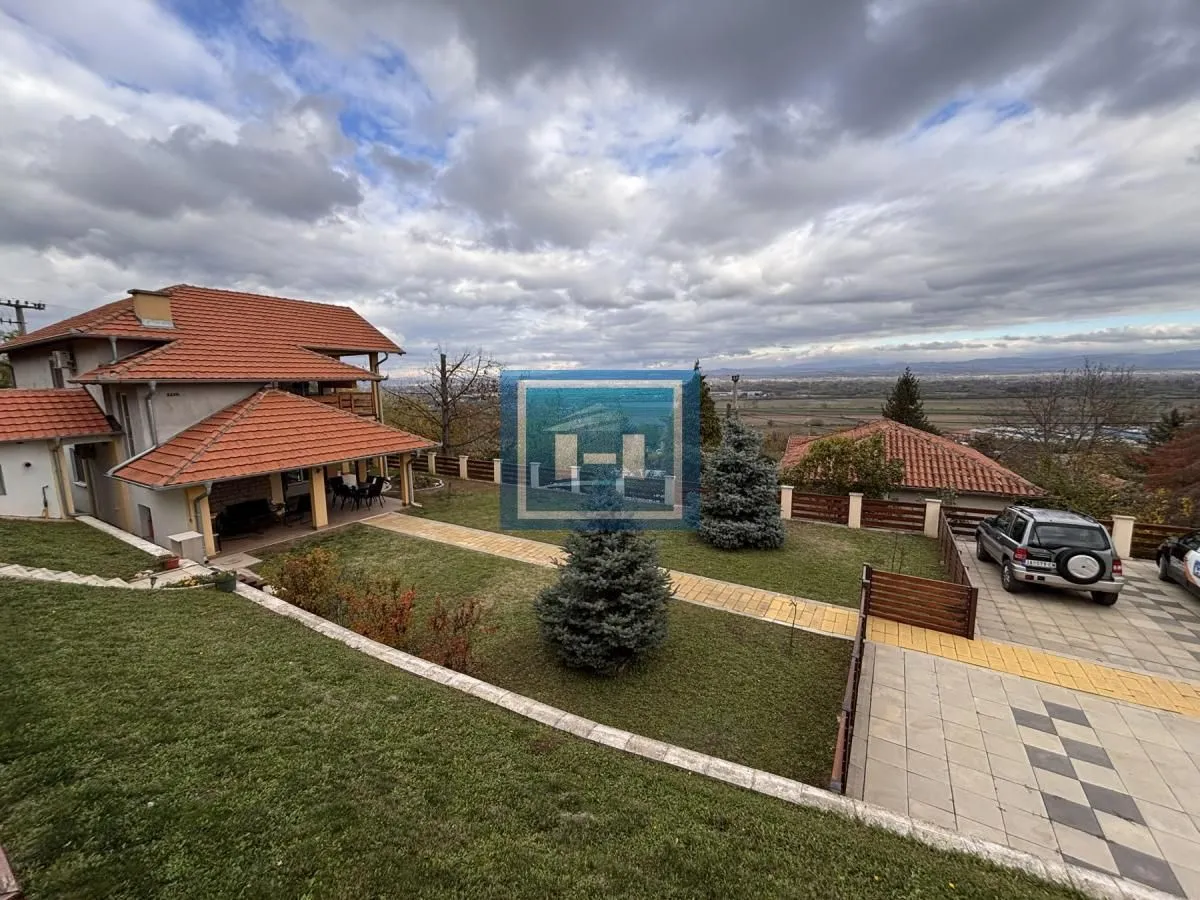 Prodaja, kuća, 220m², Đurđevo brdo, Jagodina