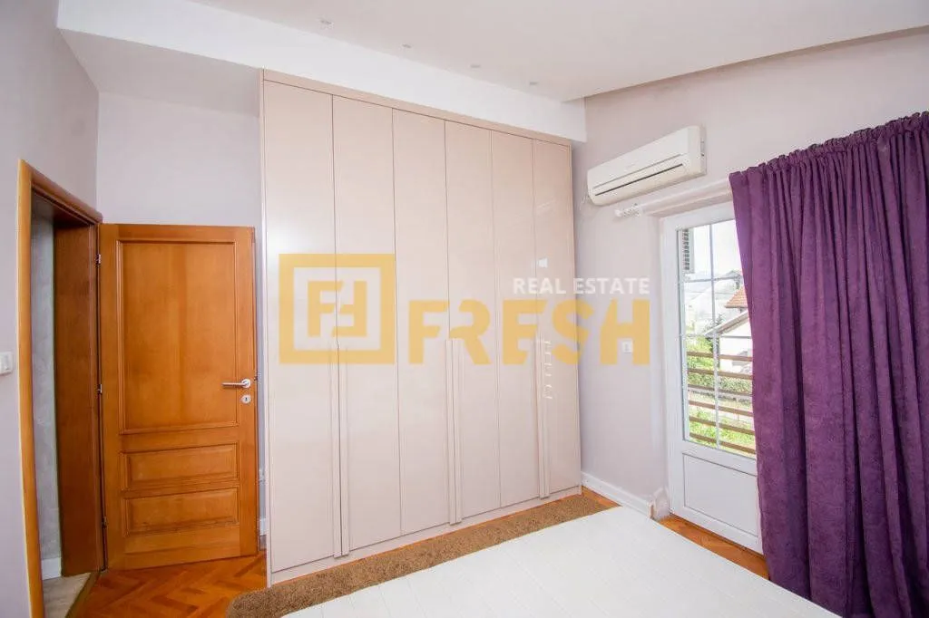 Rent, house, 320m², Gornja Gorica, Podgorica
